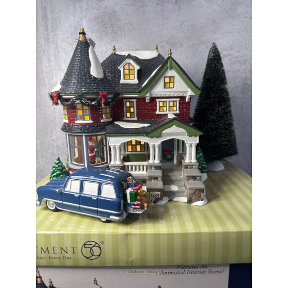 Dept 56 1224 Kissing Claus Lane animated - Picture 2 of 11